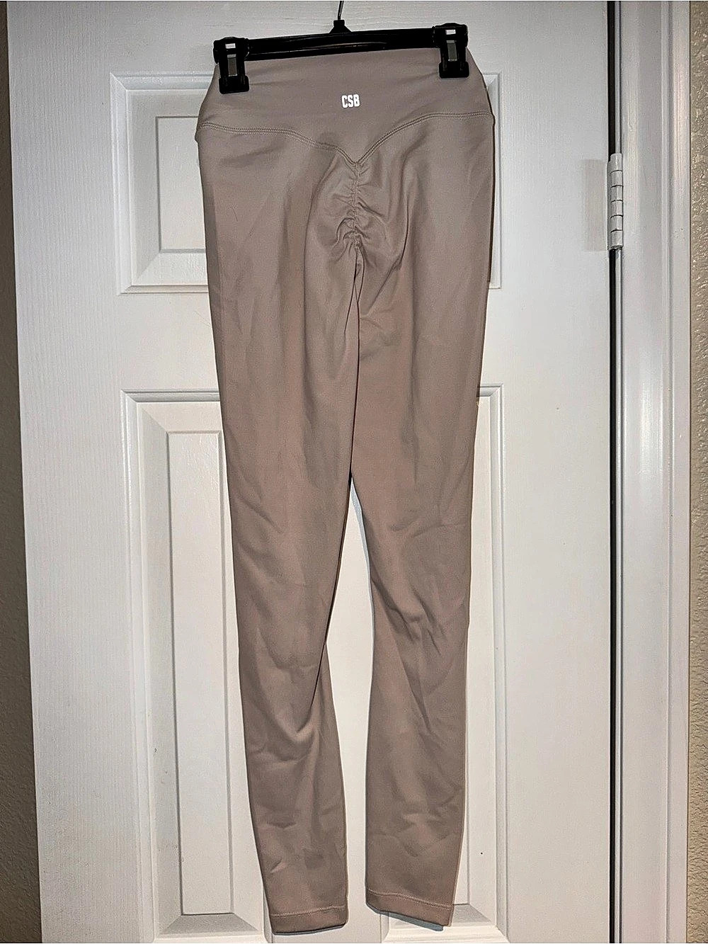 CSB Form Invisible Scrunch Leggings in Fawn | Small